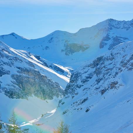 Serene Heights Snowy Mountains in Winters Grip