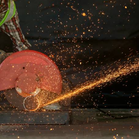 The Power of Precision Pendular Electric Saws for Metal