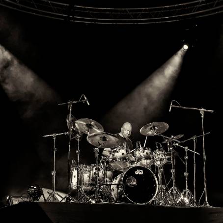 Dynamic Drumming Instruments on Stage