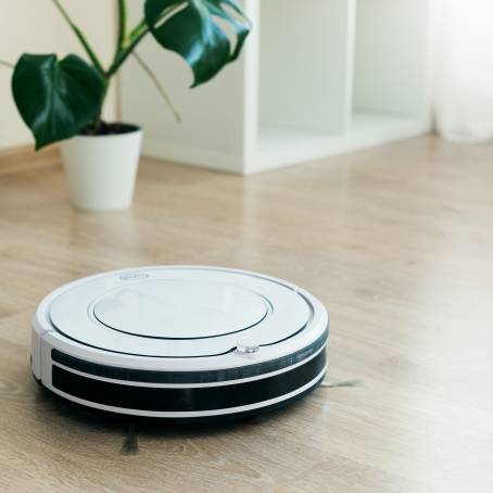 Efficient Home Cleaning Robotic Vacuum on Laminate Floors